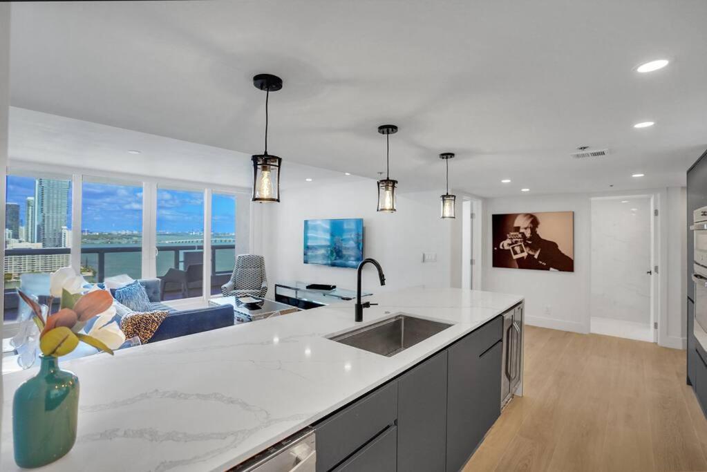 Appartement Make It Happen! Brand New With Amazing Water Views à Miami Extérieur photo